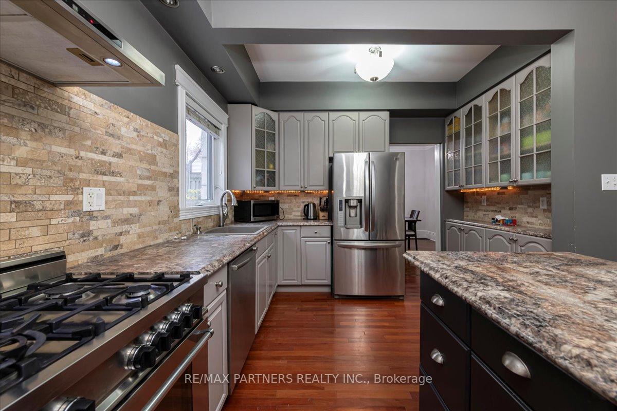 Photo 11 of 109 Mulcaster Street, Barrie, City Centre — HOMEH