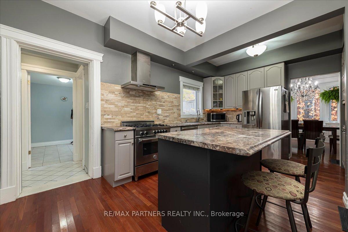 Photo 12 of 109 Mulcaster Street, Barrie, City Centre — HOMEH