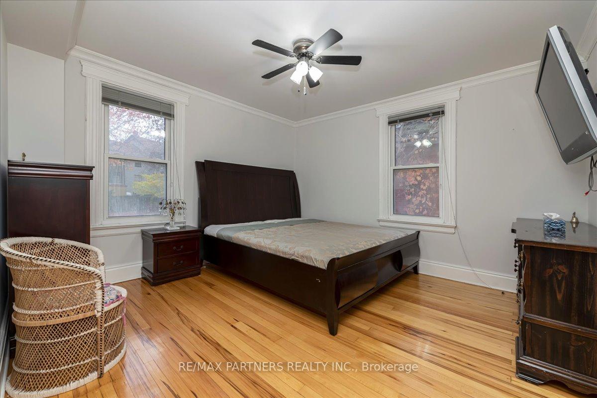 Photo 18 of 109 Mulcaster Street, Barrie, City Centre — HOMEH