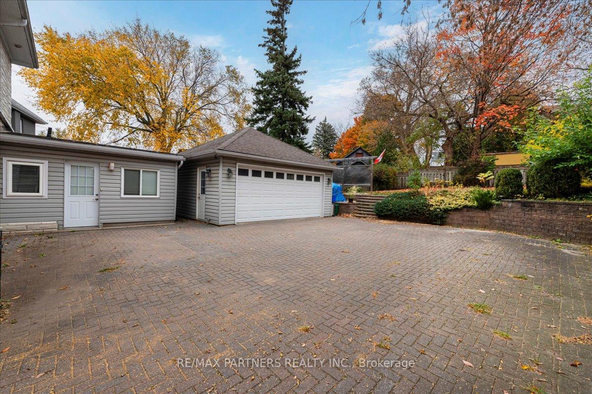 Photo 32 of 109 Mulcaster Street, Barrie, City Centre — HOMEH