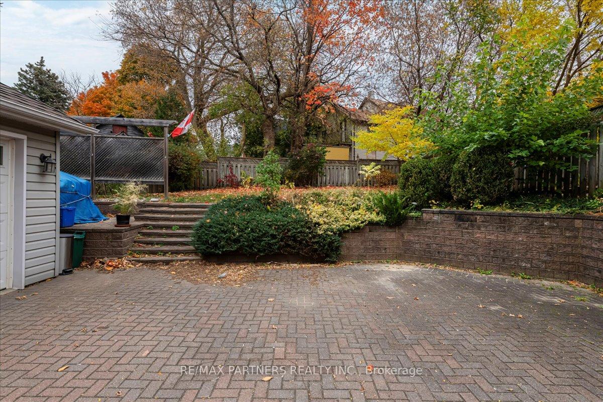 Photo 33 of 109 Mulcaster Street, Barrie, City Centre — HOMEH
