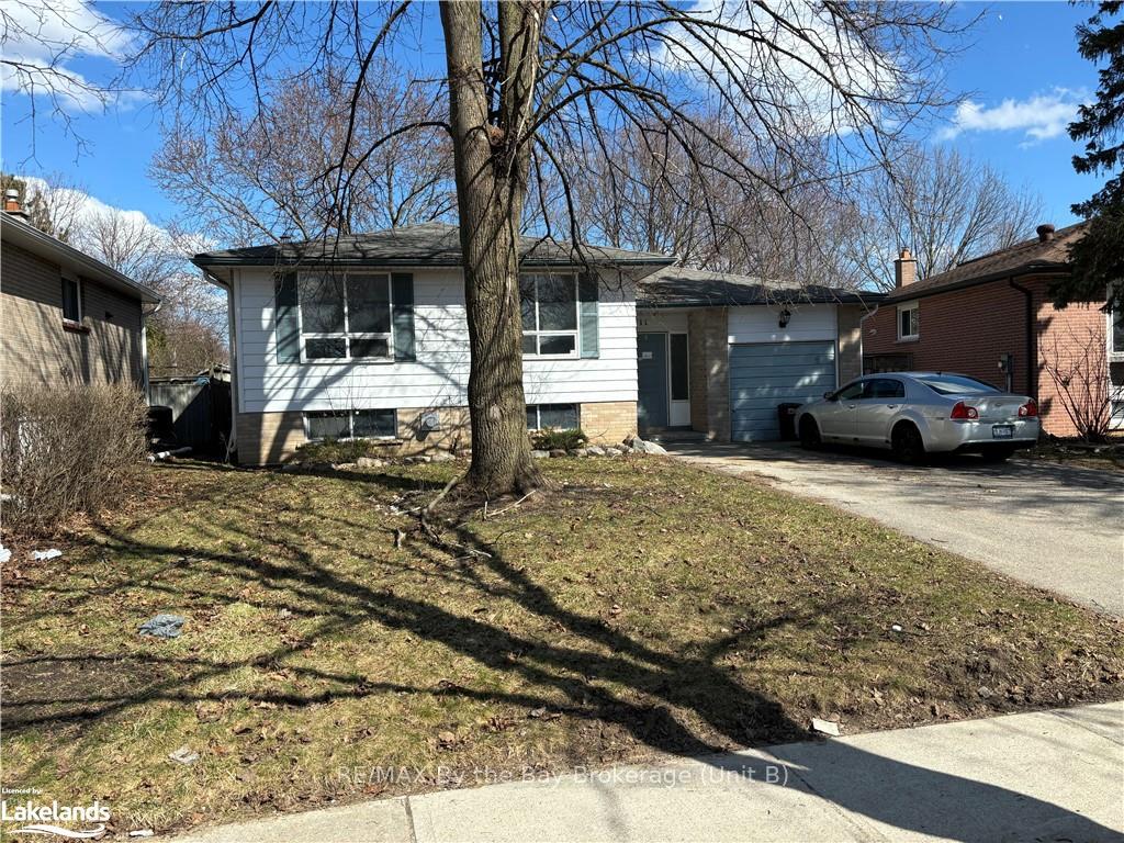 Photo 3 of 11 Lonsdale Place, Barrie, Grove East — HOMEH