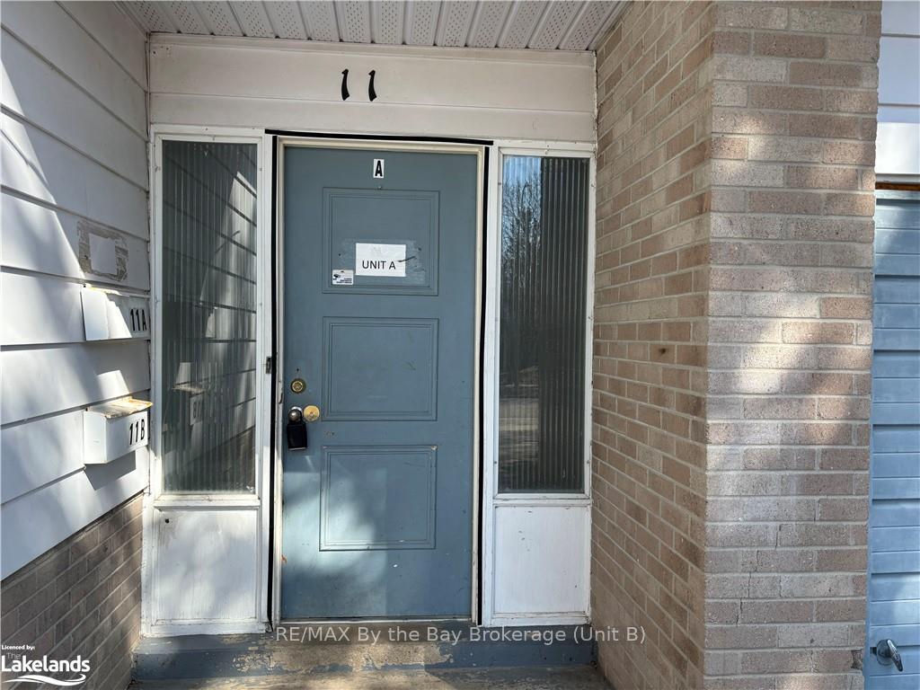 Photo 4 of 11 Lonsdale Place, Barrie, Grove East — HOMEH