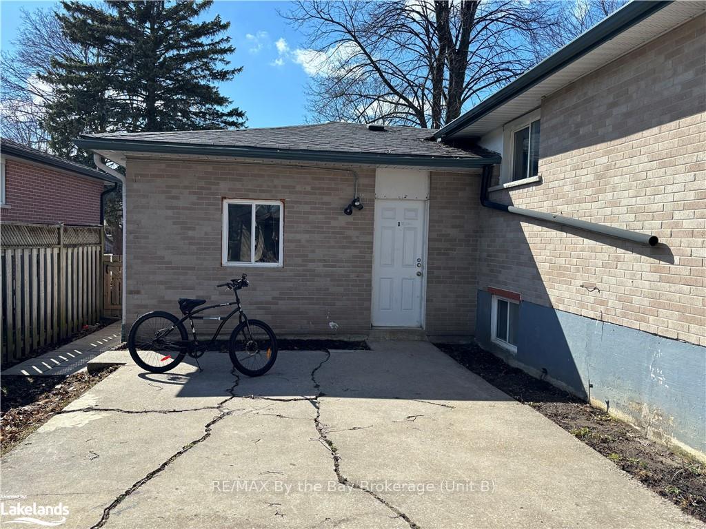 Photo 5 of 11 Lonsdale Place, Barrie, Grove East — HOMEH