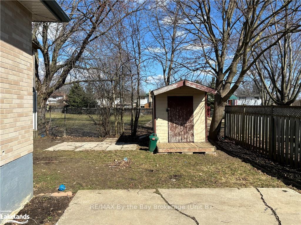 Photo 6 of 11 Lonsdale Place, Barrie, Grove East — HOMEH