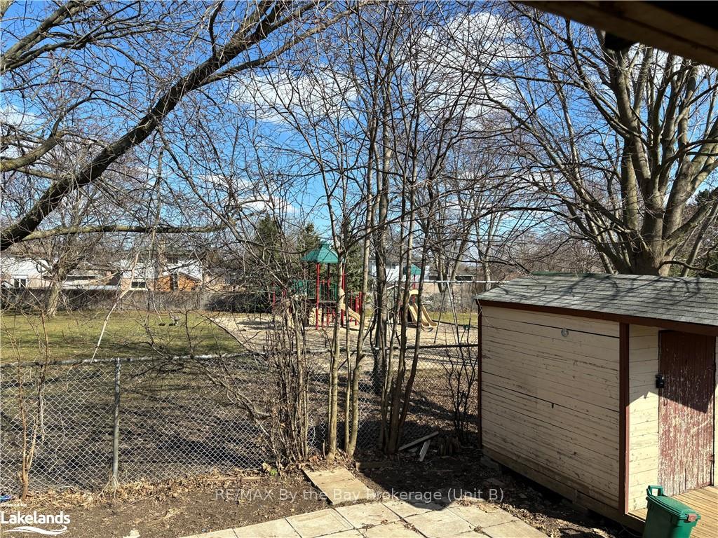 Photo 30 of 11 Lonsdale Place, Barrie, Grove East — HOMEH