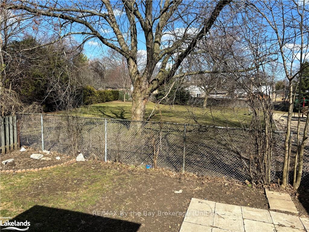 Photo 31 of 11 Lonsdale Place, Barrie, Grove East — HOMEH
