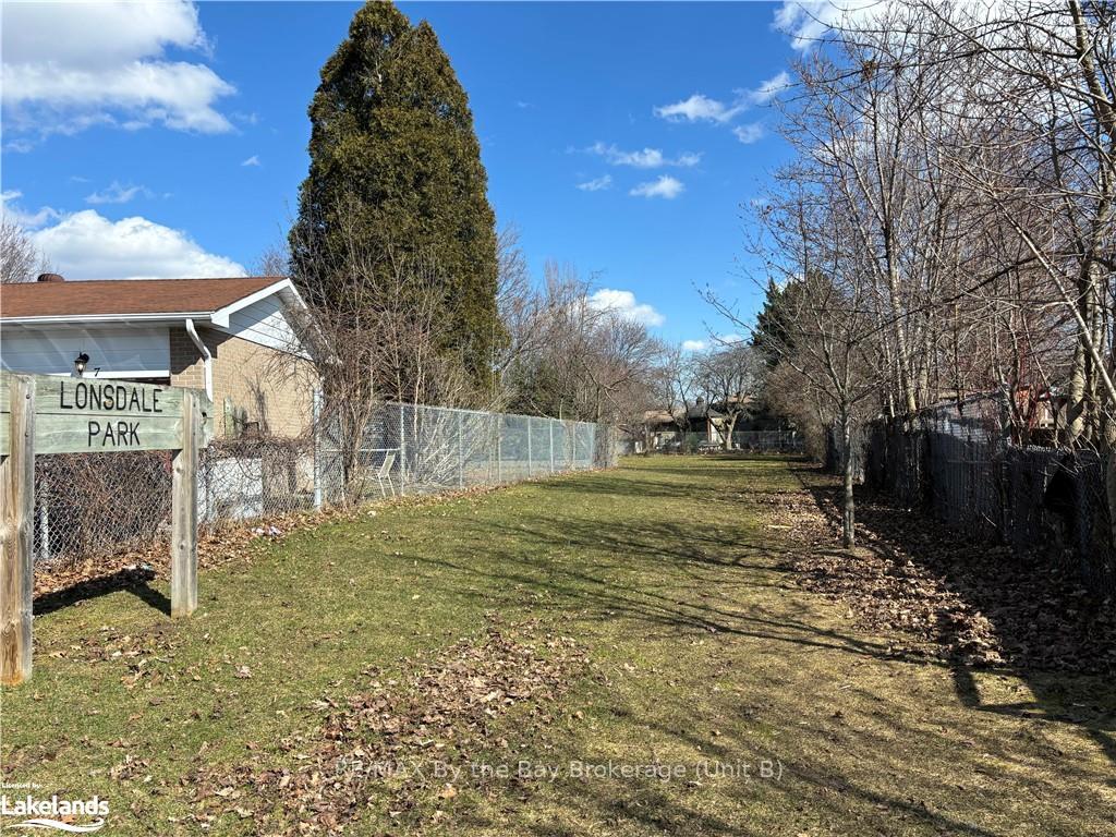 Photo 32 of 11 Lonsdale Place, Barrie, Grove East — HOMEH