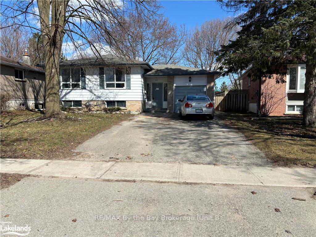 Photo 33 of 11 Lonsdale Place, Barrie, Grove East — HOMEH