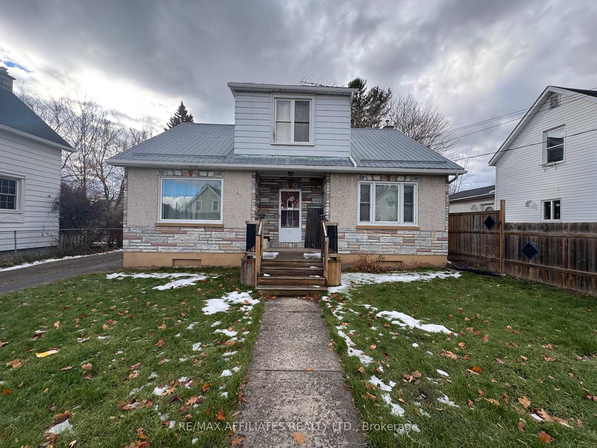 Photo 1 of 642 East Street, Edwardsburgh/Cardinal, Town of Cardinal — HOMEH