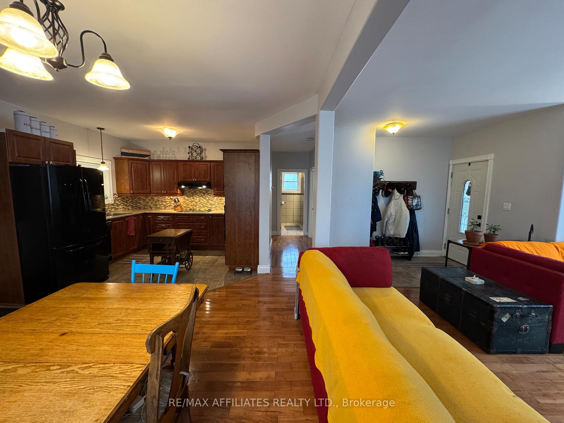 Photo 4 of 642 East Street, Edwardsburgh/Cardinal, Town of Cardinal — HOMEH