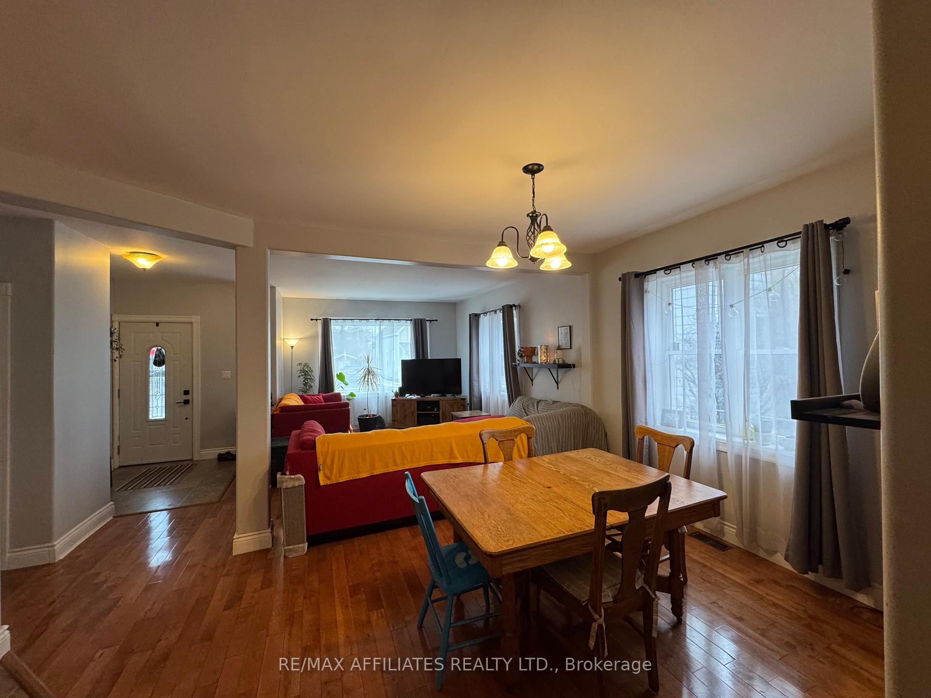 Photo 5 of 642 East Street, Edwardsburgh/Cardinal, Town of Cardinal — HOMEH