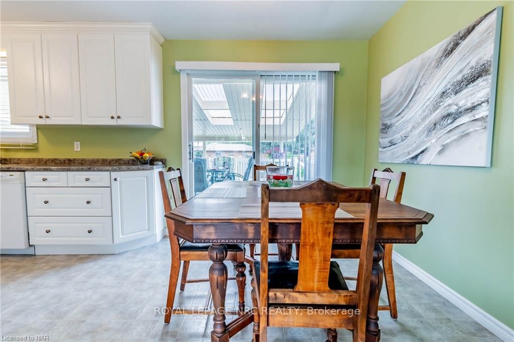 Photo 7 of 29 Bishops Road, St. Catharines, Vine/Linwell — HOMEH