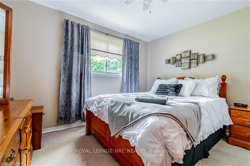 Photo 12 of 29 Bishops Road, St. Catharines, Vine/Linwell — HOMEH