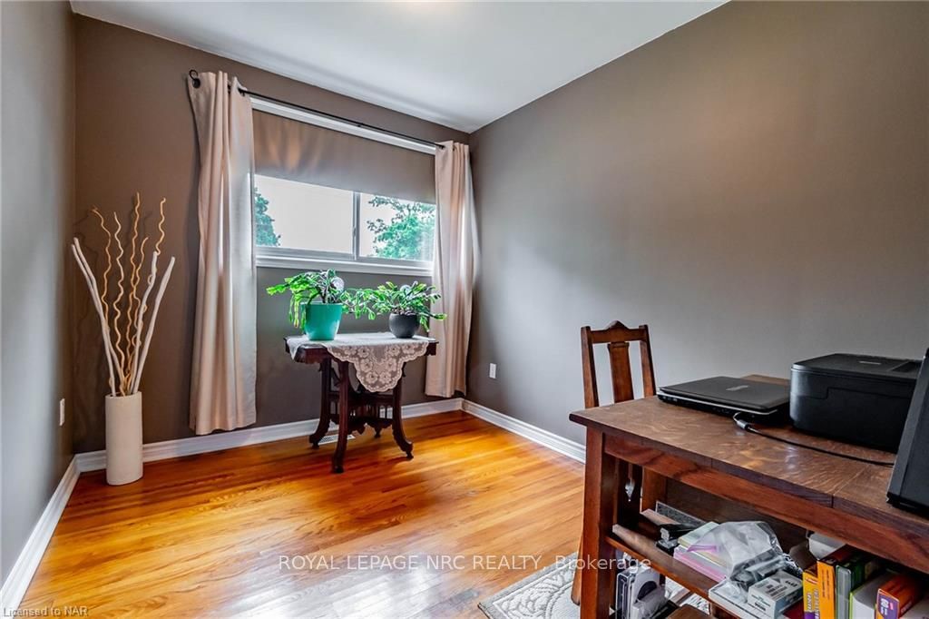 Photo 13 of 29 Bishops Road, St. Catharines, Vine/Linwell — HOMEH
