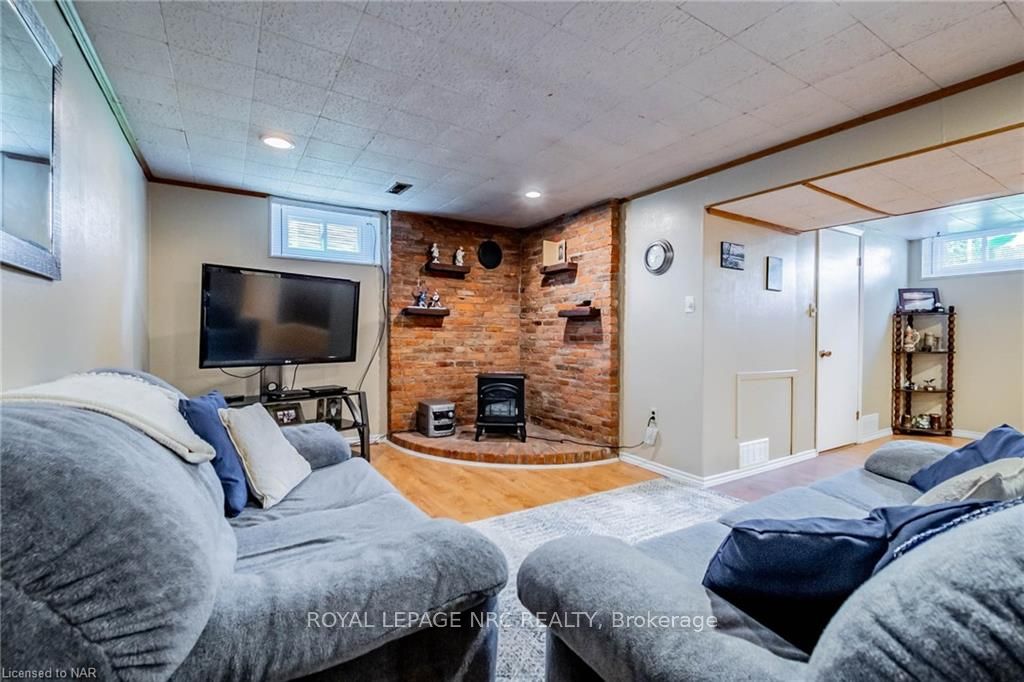 Photo 19 of 29 Bishops Road, St. Catharines, Vine/Linwell — HOMEH