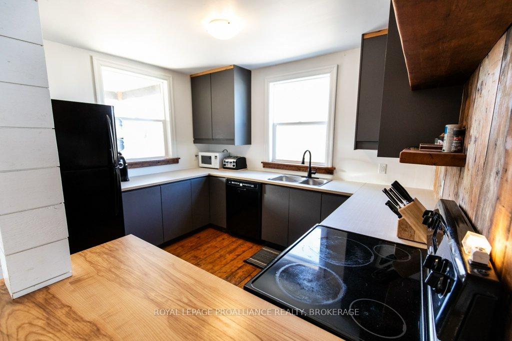Photo 5 of 1199 Main Street, Frontenac Islands, The Islands — HOMEH