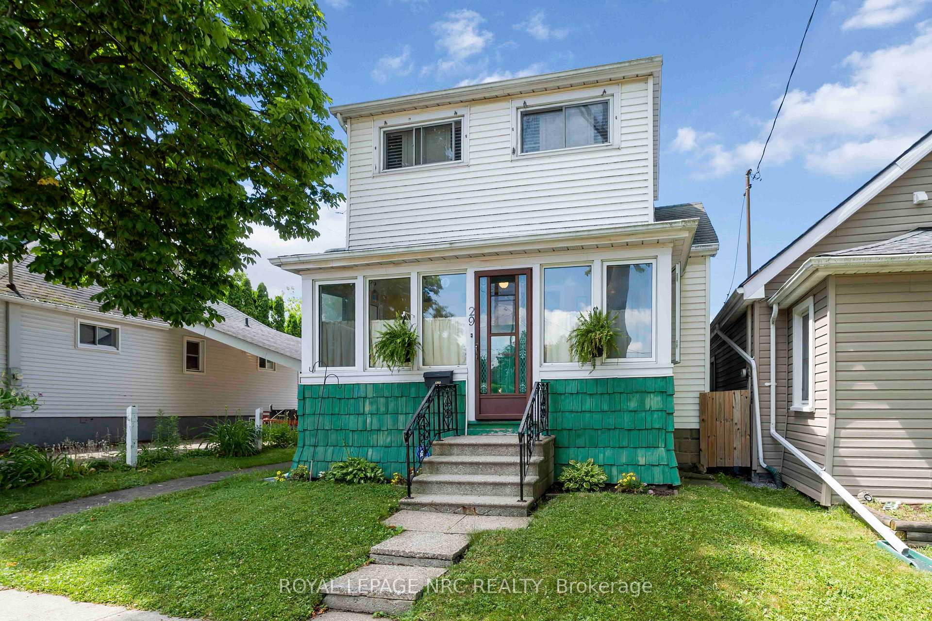 Photo 2 of 29 Maplecrest Avenue, St. Catharines, Burleigh Hill — HOMEH