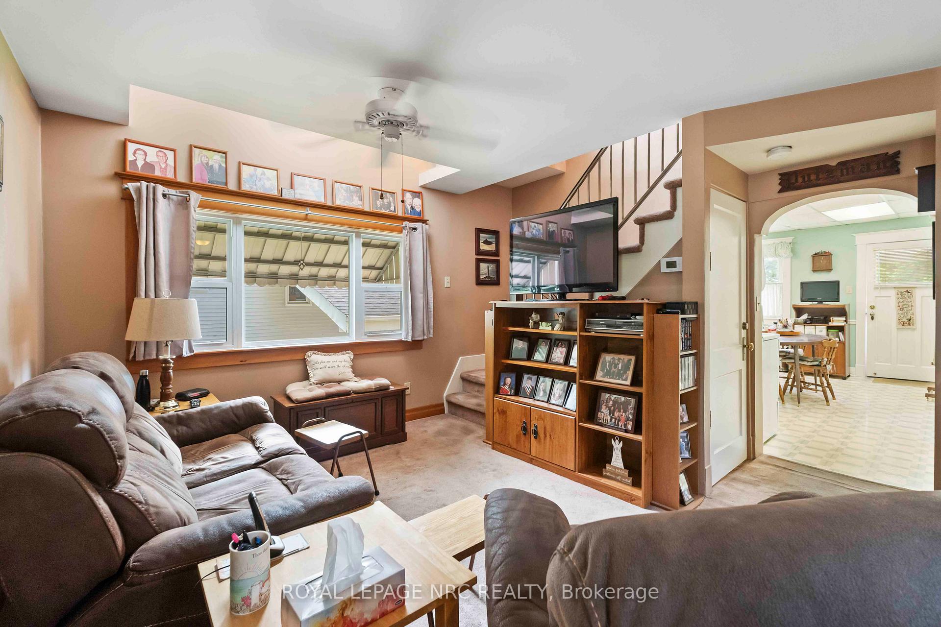 Photo 10 of 29 Maplecrest Avenue, St. Catharines, Burleigh Hill — HOMEH