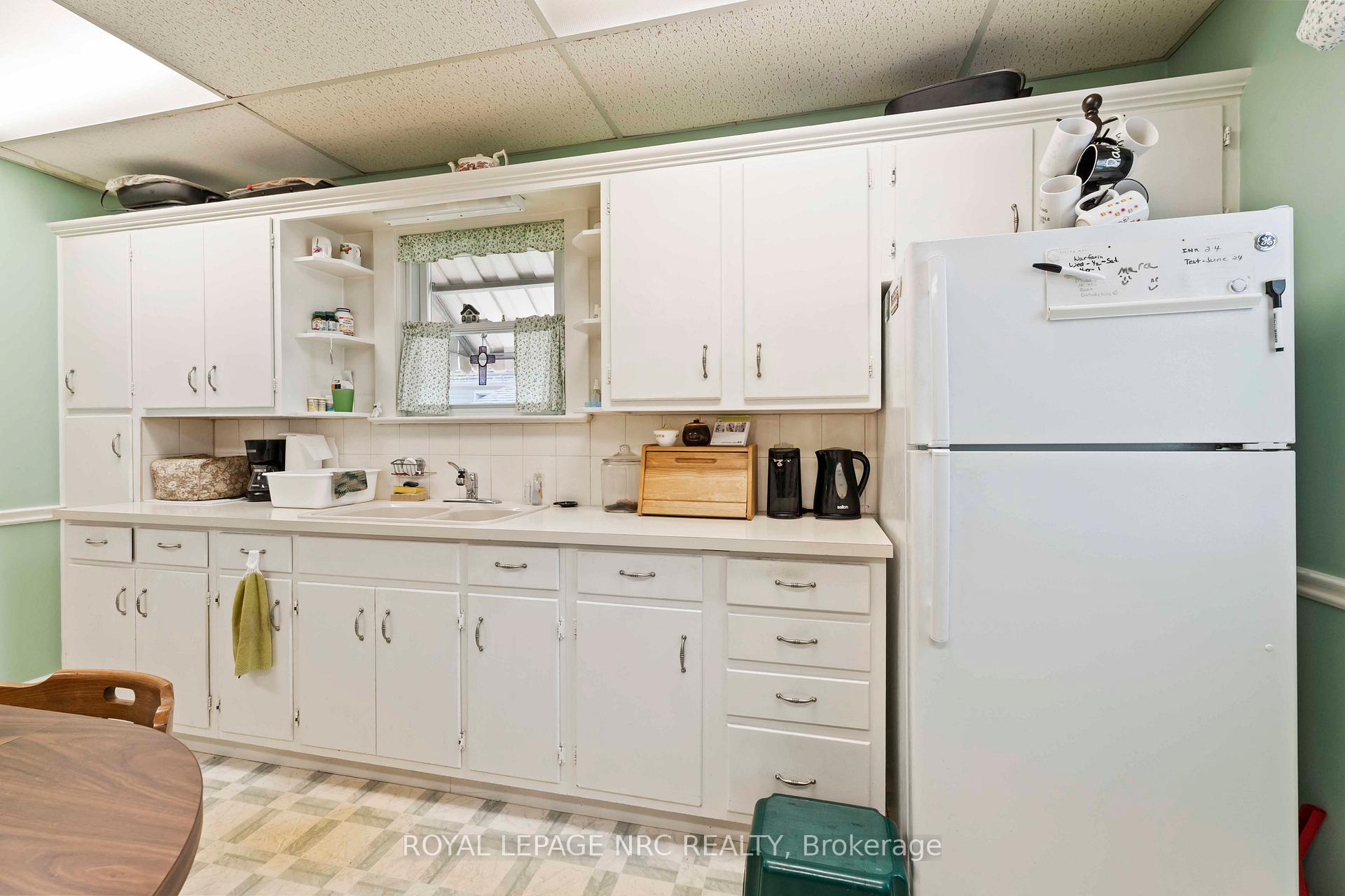 Photo 16 of 29 Maplecrest Avenue, St. Catharines, Burleigh Hill — HOMEH