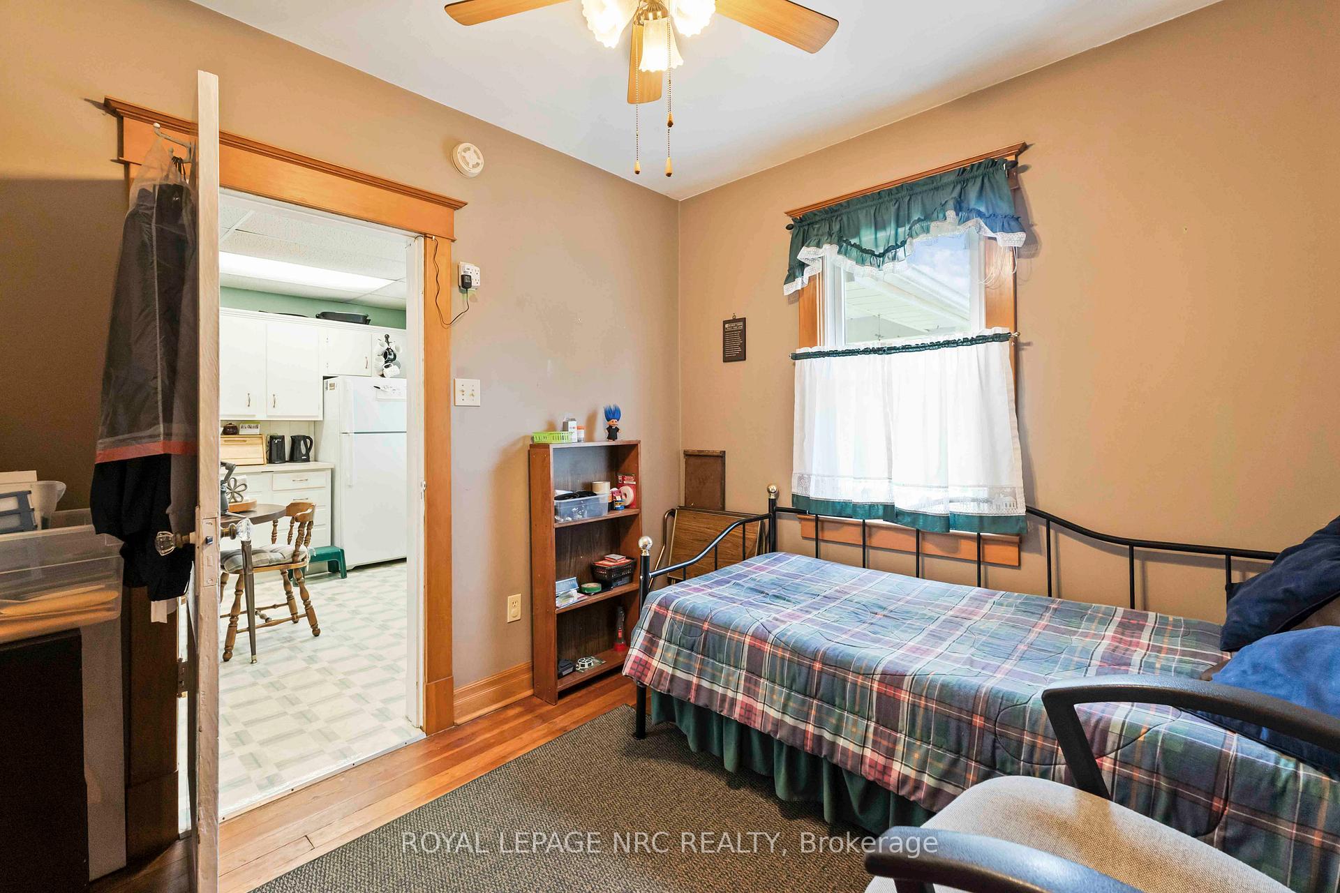 Photo 19 of 29 Maplecrest Avenue, St. Catharines, Burleigh Hill — HOMEH