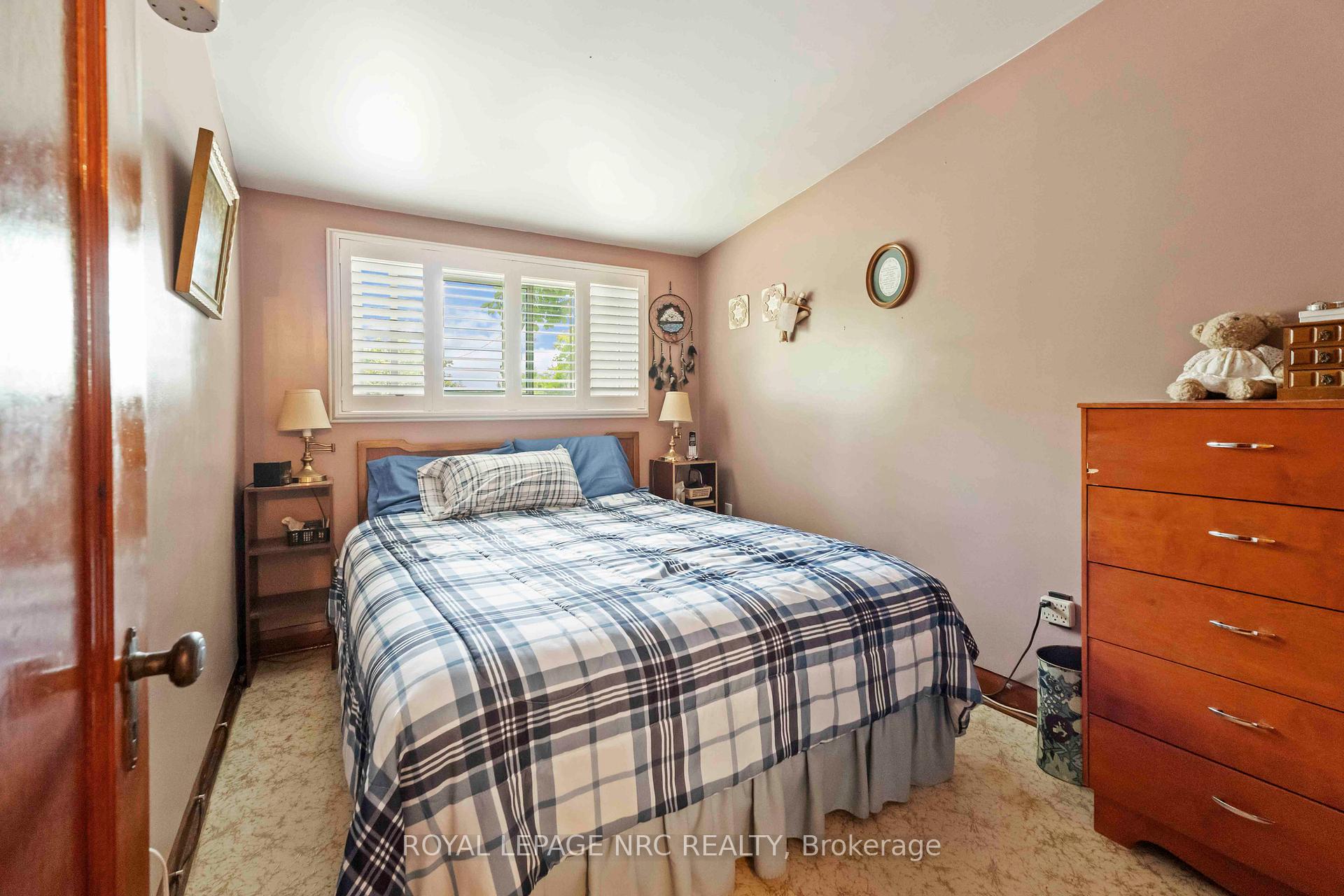 Photo 22 of 29 Maplecrest Avenue, St. Catharines, Burleigh Hill — HOMEH