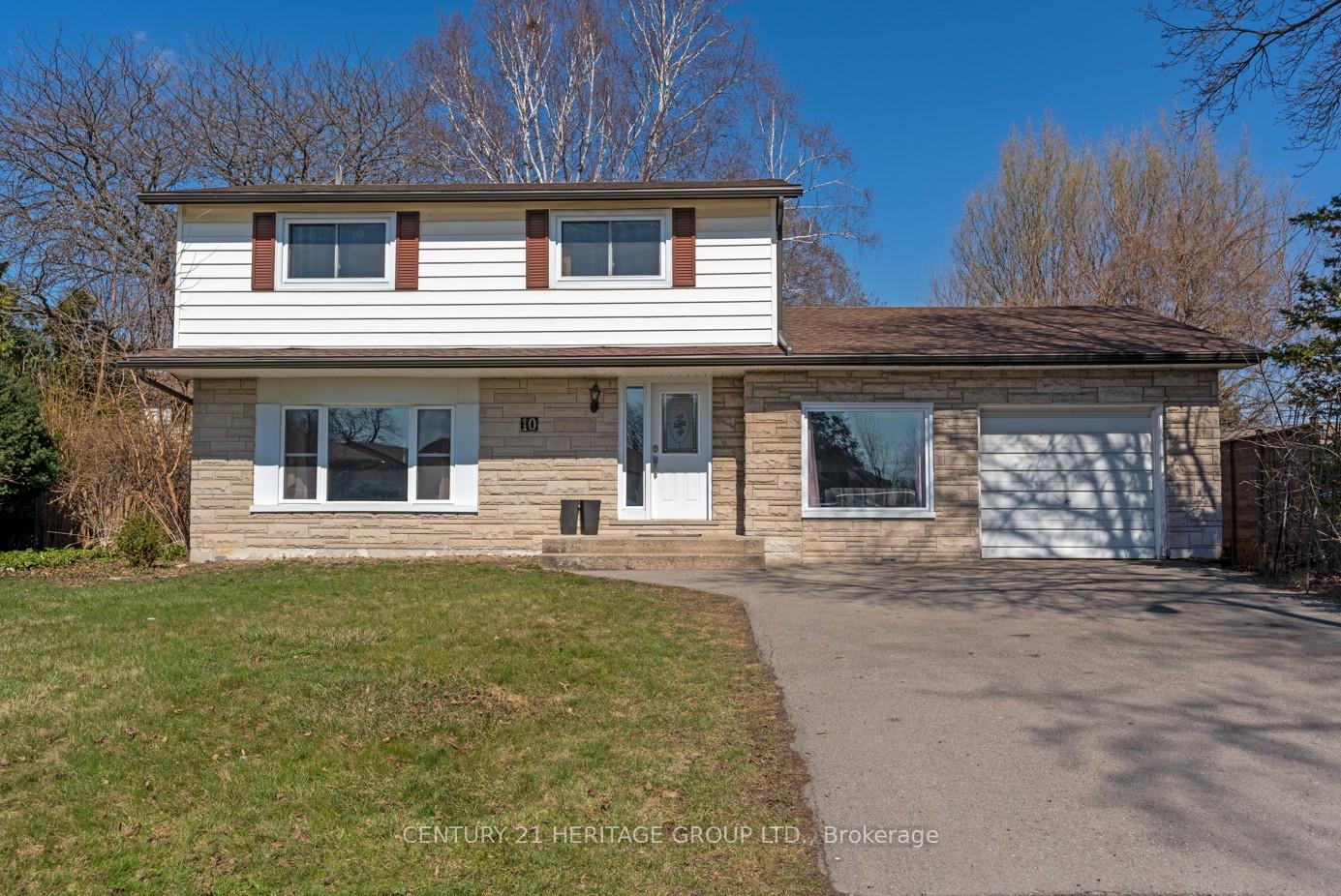 Photo 1 of 10 Esquire Place, Hamilton, Gilbert — HOMEH