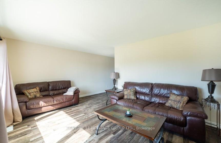 Photo 9 of 10 Esquire Place, Hamilton, Gilbert — HOMEH