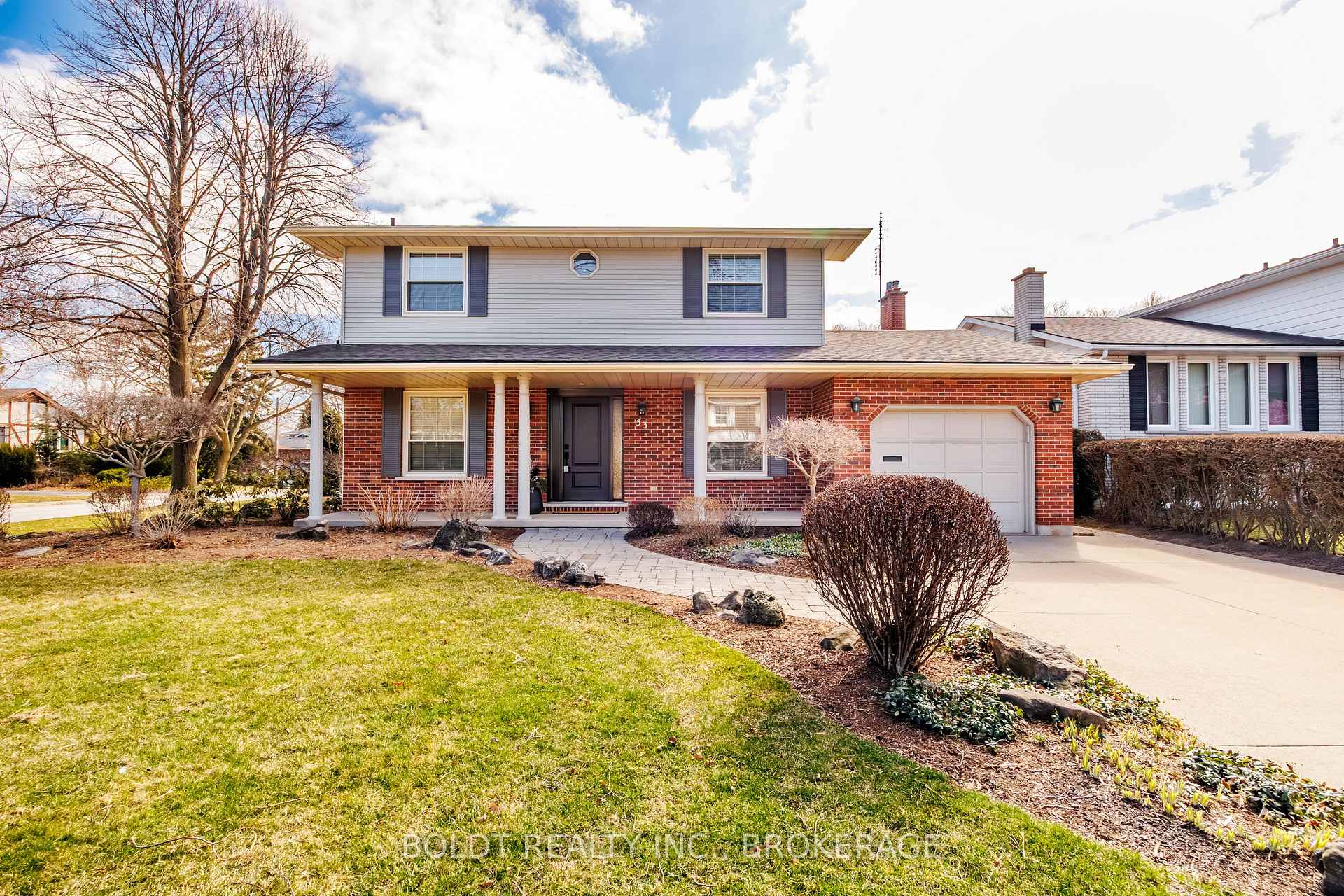 Photo 1 of 53 Royal Henley Boulevard, St. Catharines, Martindale Pond — HOMEH