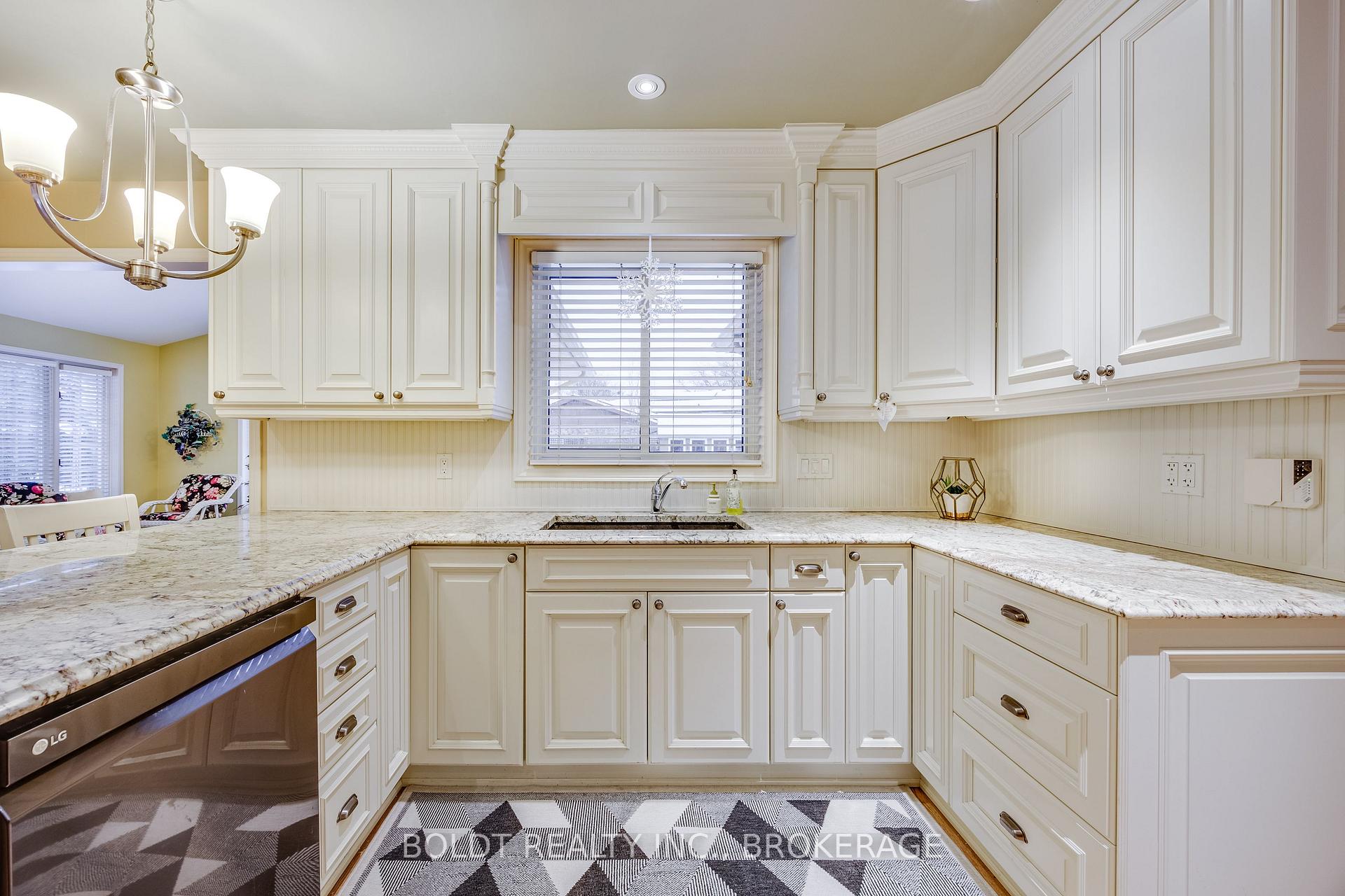 Photo 5 of 53 Royal Henley Boulevard, St. Catharines, Martindale Pond — HOMEH