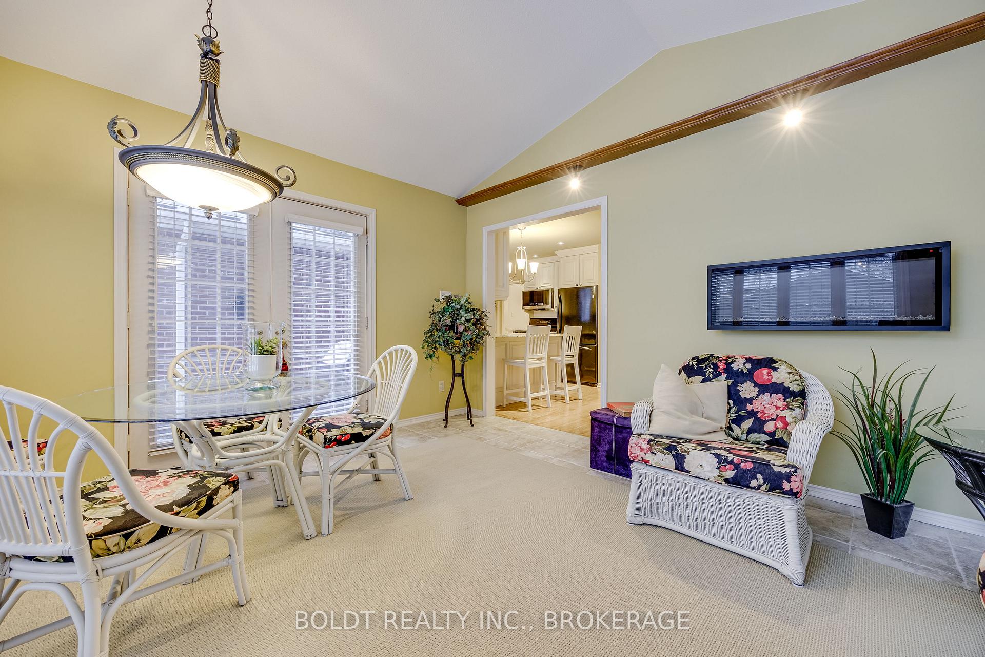 Photo 14 of 53 Royal Henley Boulevard, St. Catharines, Martindale Pond — HOMEH