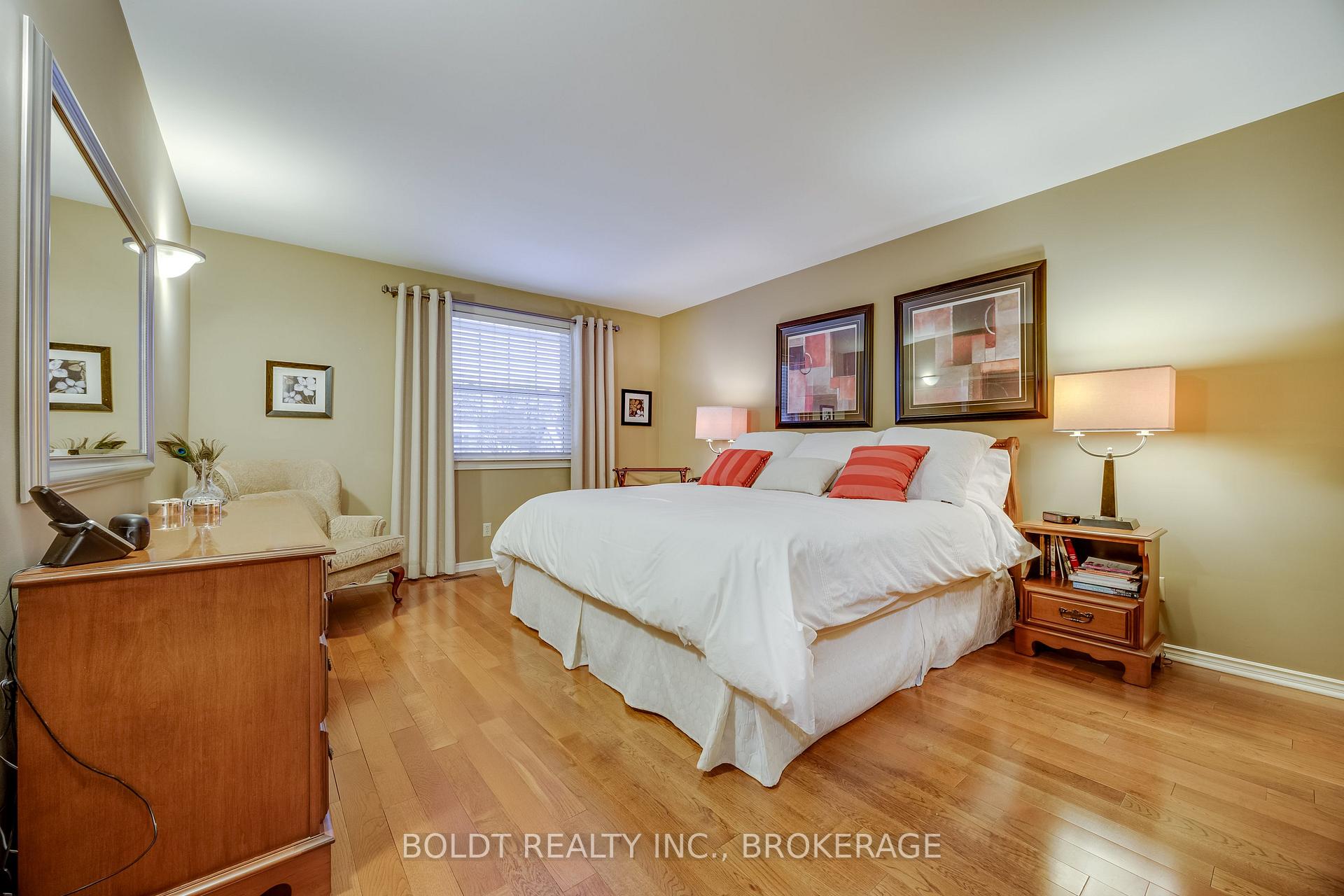 Photo 18 of 53 Royal Henley Boulevard, St. Catharines, Martindale Pond — HOMEH