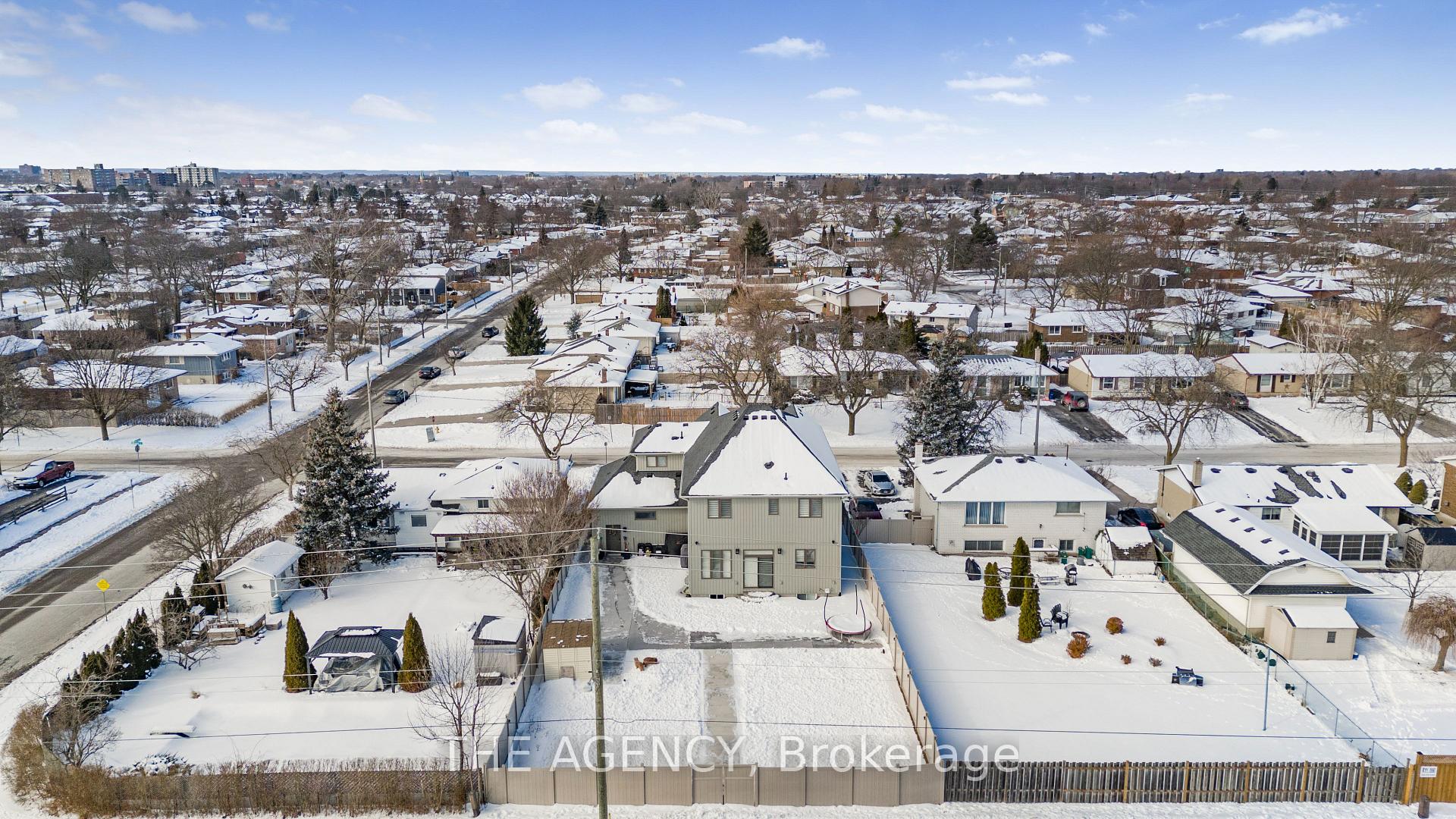 Photo 2 of 80 Meredith Drive, St. Catharines, Carlton/Bunting — HOMEH