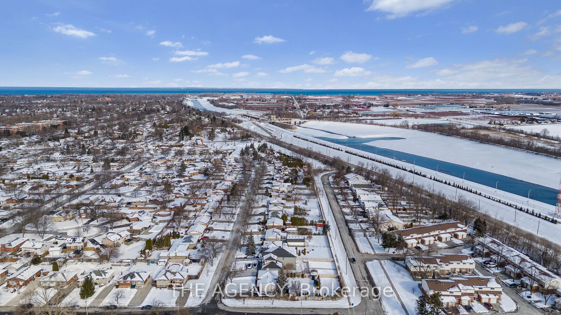 Photo 3 of 80 Meredith Drive, St. Catharines, Carlton/Bunting — HOMEH