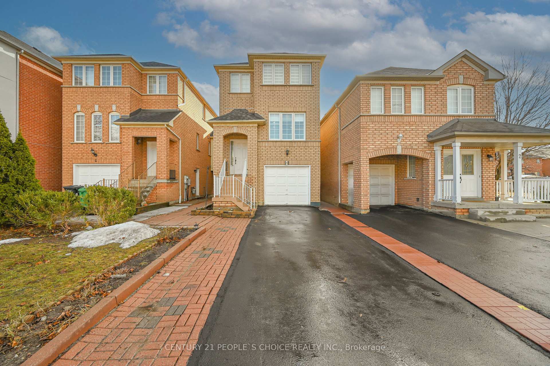 Front of 4 Domenico Crescent