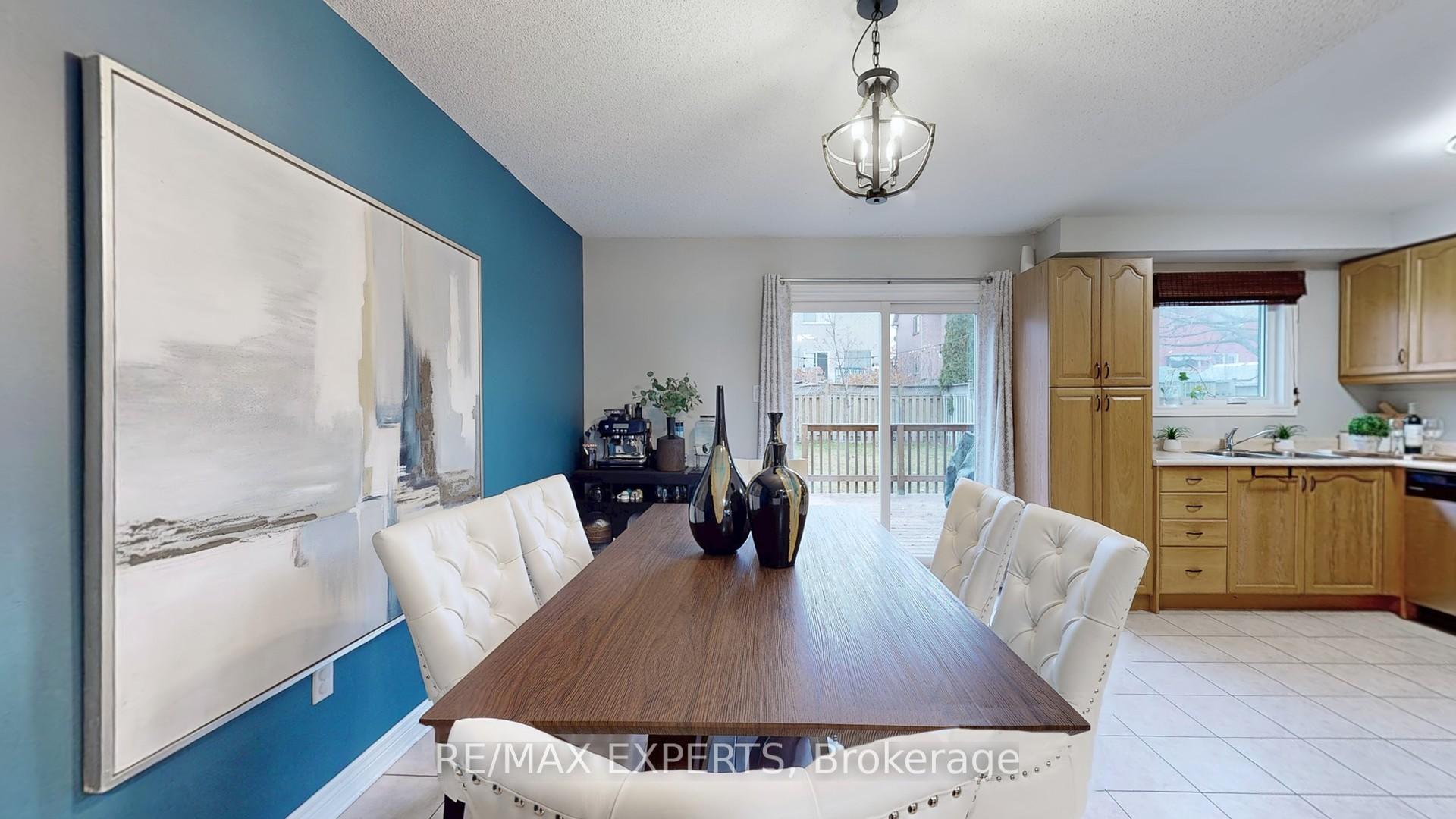 Photo 2 of 21 Wakely Boulevard, Caledon, Bolton West — HOMEH