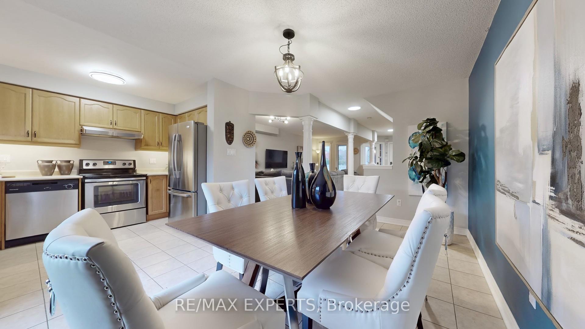 Photo 5 of 21 Wakely Boulevard, Caledon, Bolton West — HOMEH
