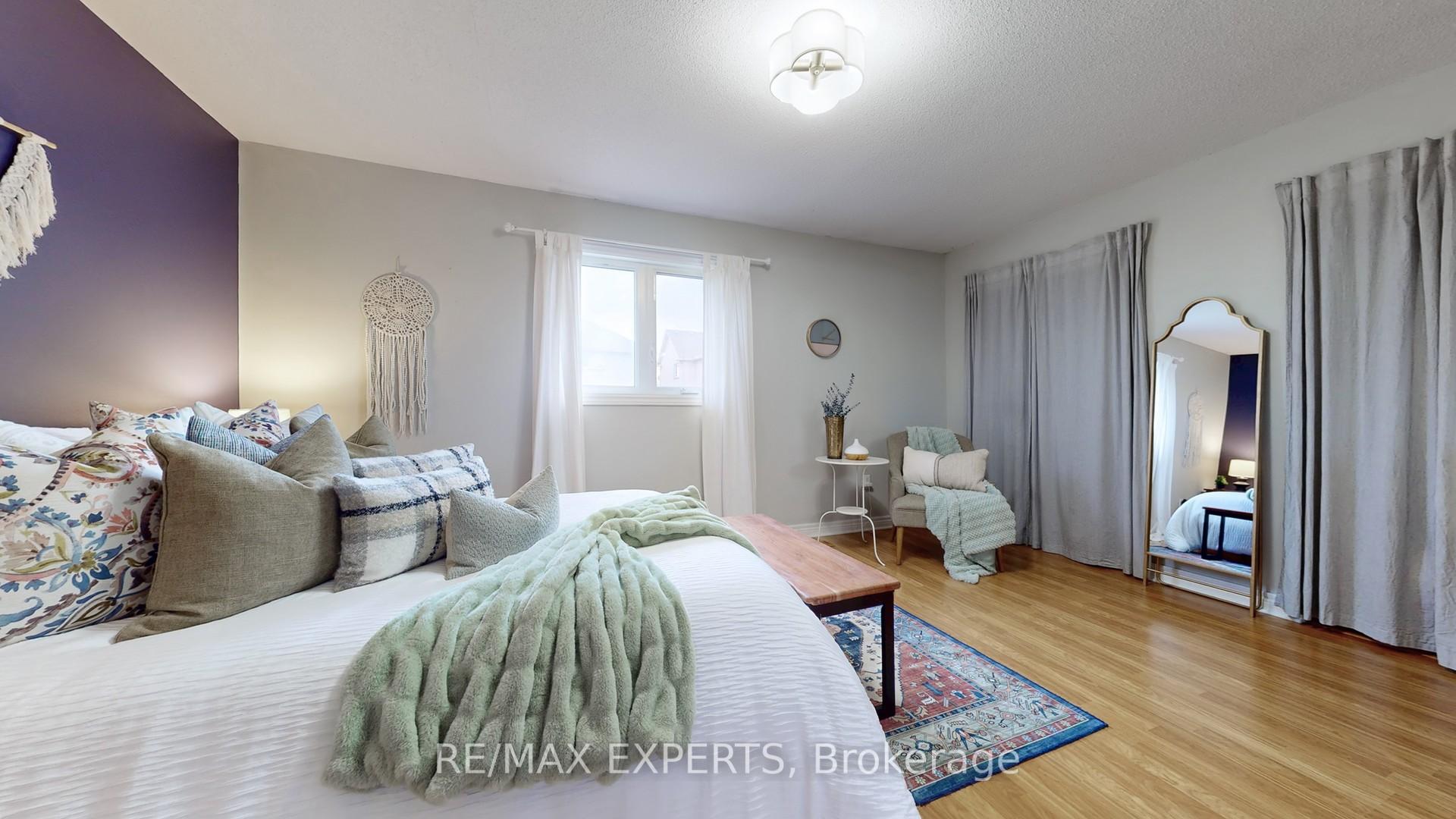 Photo 11 of 21 Wakely Boulevard, Caledon, Bolton West — HOMEH