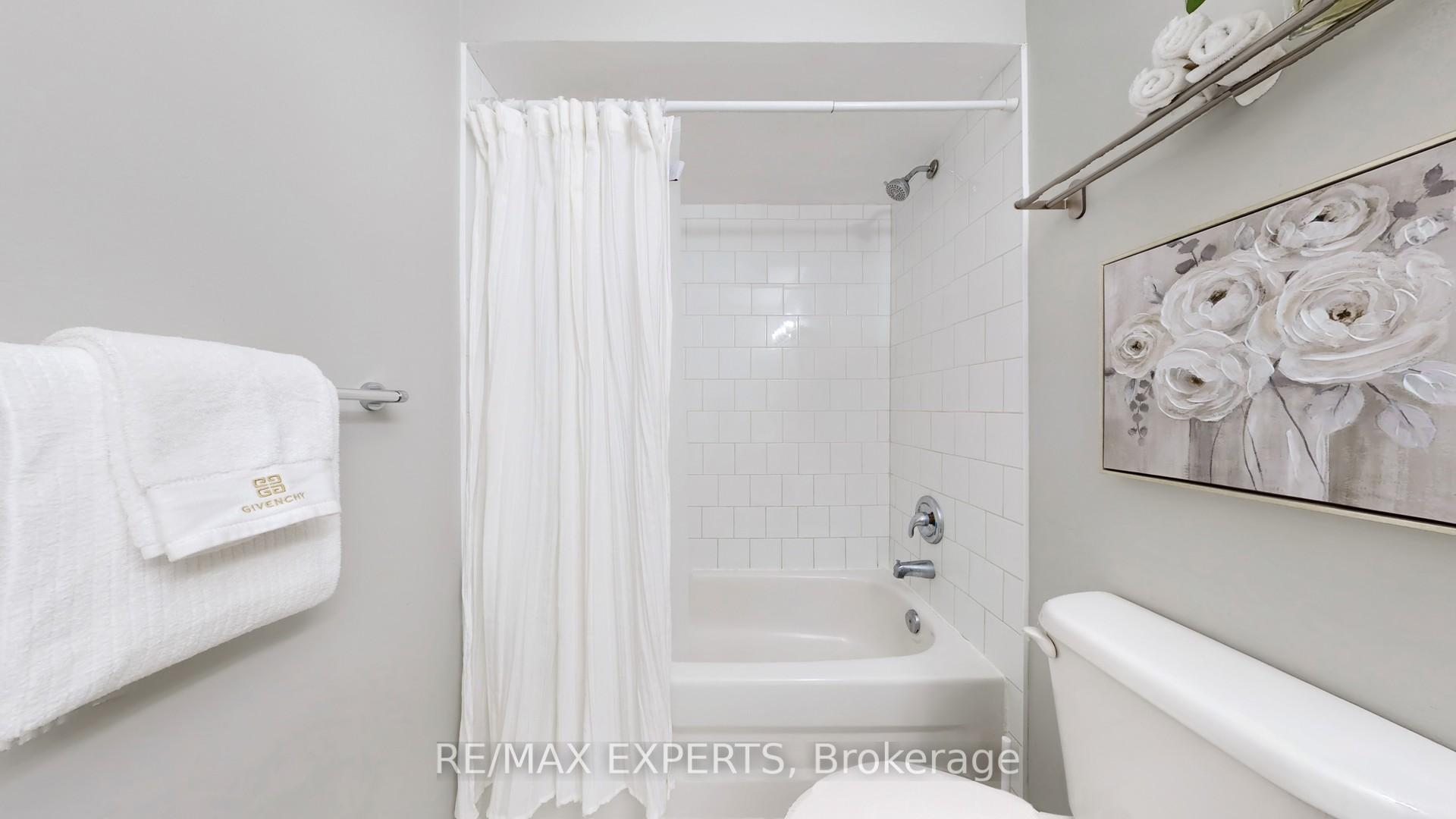 Photo 15 of 21 Wakely Boulevard, Caledon, Bolton West — HOMEH