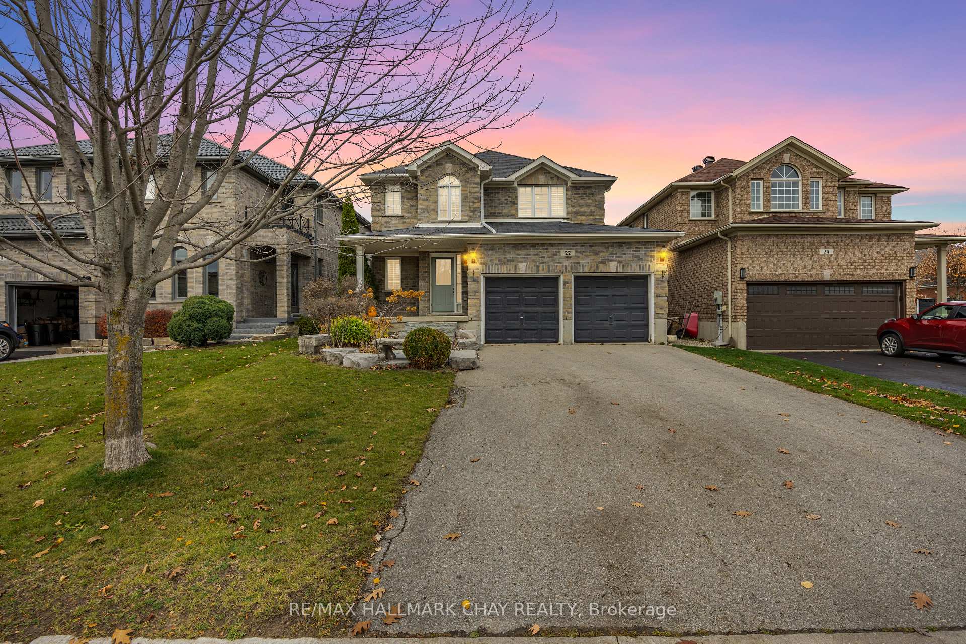Photo 1 of 22 Falcon Crescent, Barrie, Innis-Shore — HOMEH