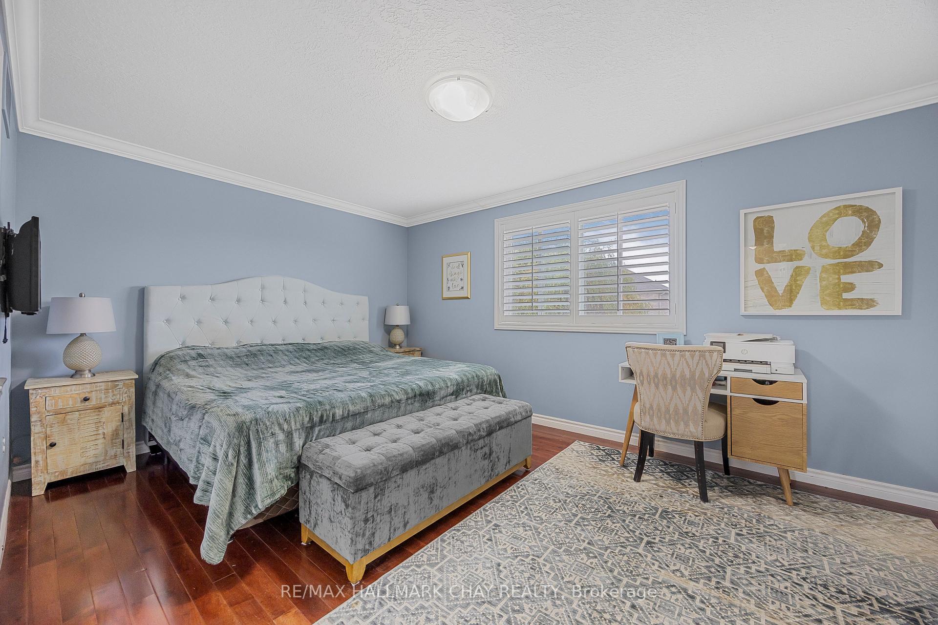 Photo 16 of 22 Falcon Crescent, Barrie, Innis-Shore — HOMEH