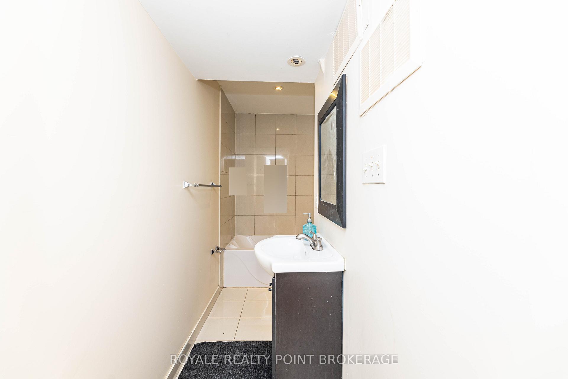 Photo 28 of 59 Juniper Crescent, Brampton, Northgate — HOMEH