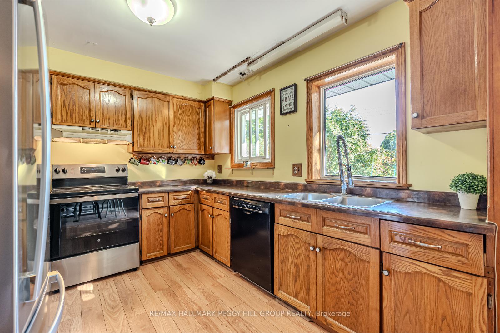 Photo 4 of 7 Alexander Avenue, Barrie, Codrington — HOMEH