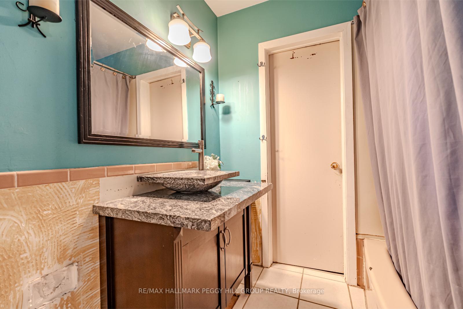 Photo 10 of 7 Alexander Avenue, Barrie, Codrington — HOMEH