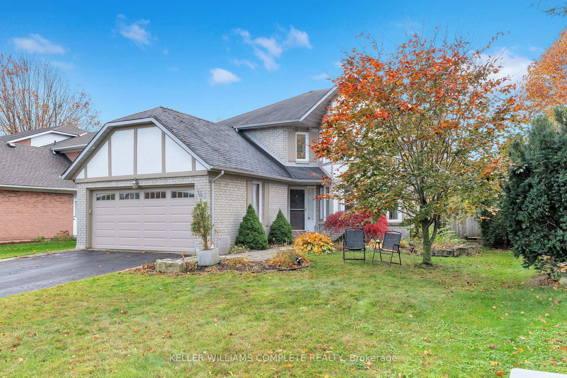 Photo 2 of 196 Amberly Boulevard, Hamilton, Ancaster — HOMEH