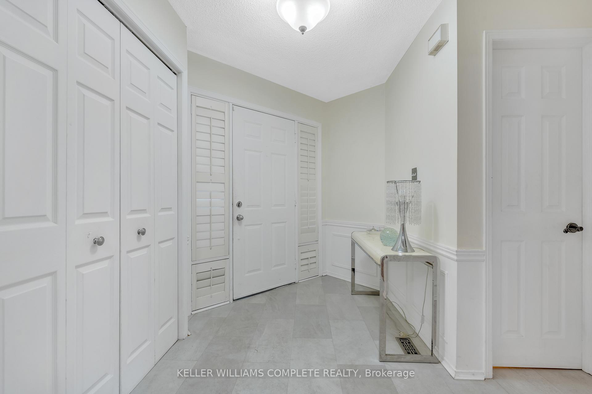 Photo 4 of 196 Amberly Boulevard, Hamilton, Ancaster — HOMEH