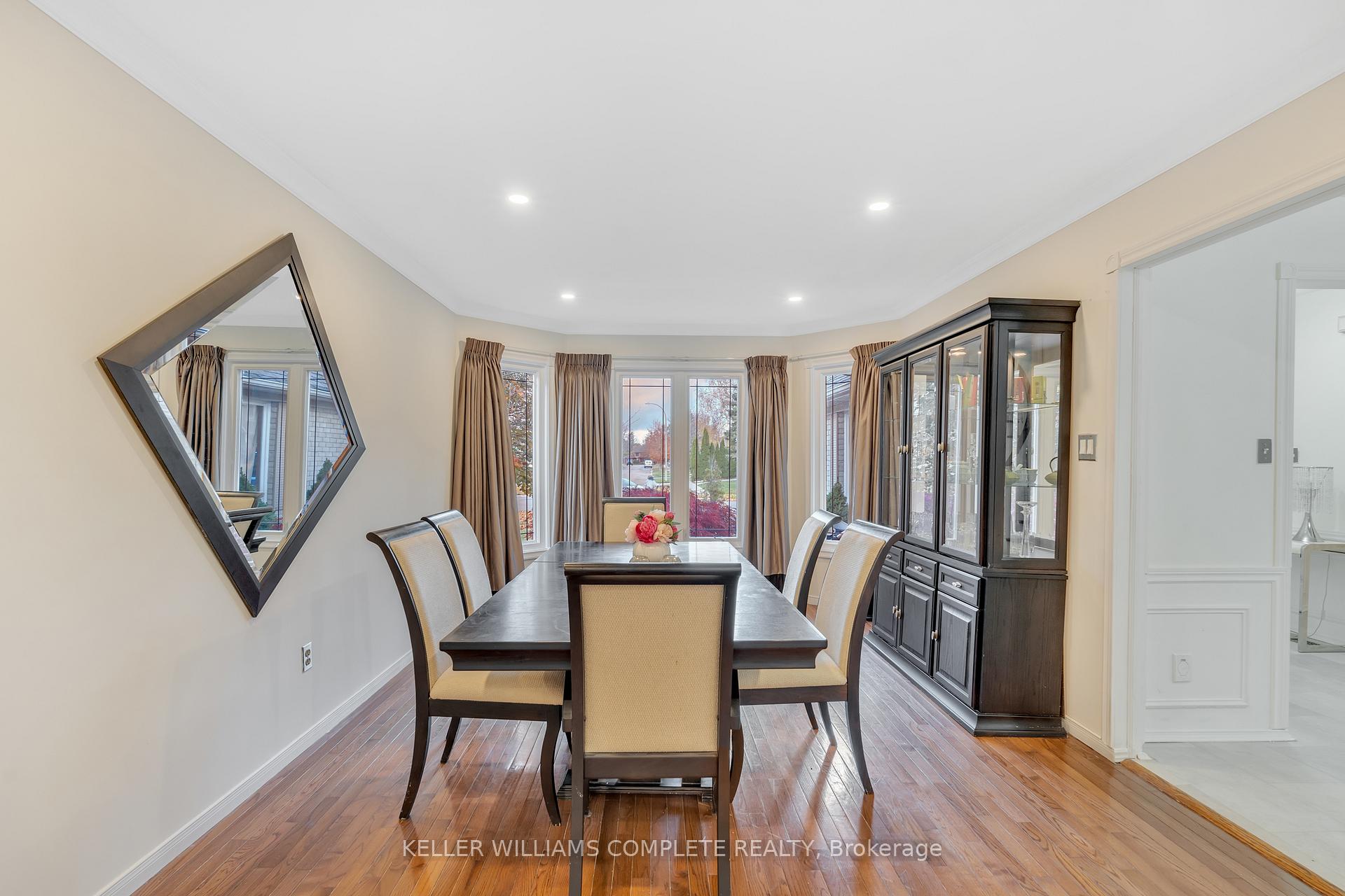 Photo 6 of 196 Amberly Boulevard, Hamilton, Ancaster — HOMEH