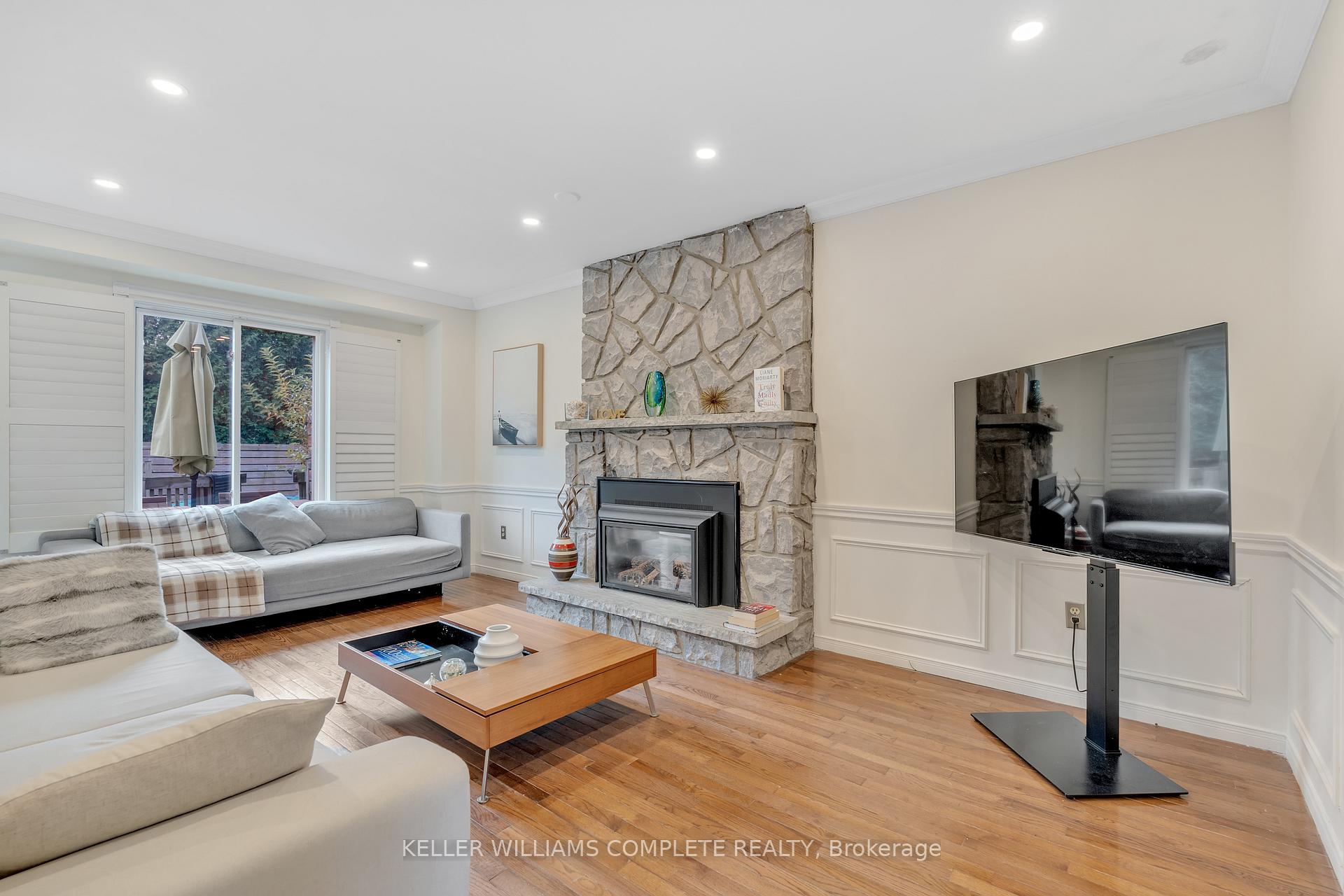 Photo 8 of 196 Amberly Boulevard, Hamilton, Ancaster — HOMEH