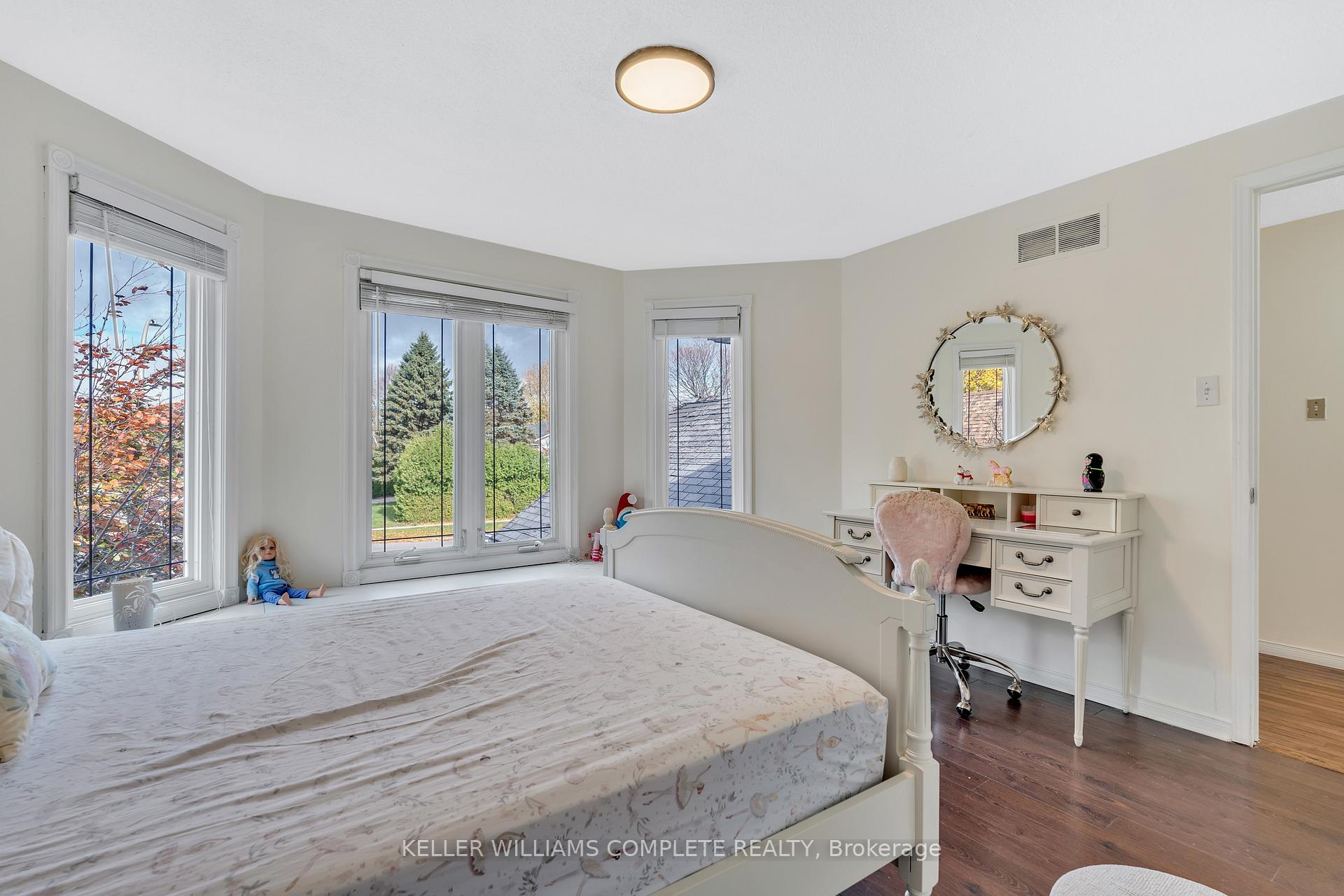 Photo 23 of 196 Amberly Boulevard, Hamilton, Ancaster — HOMEH