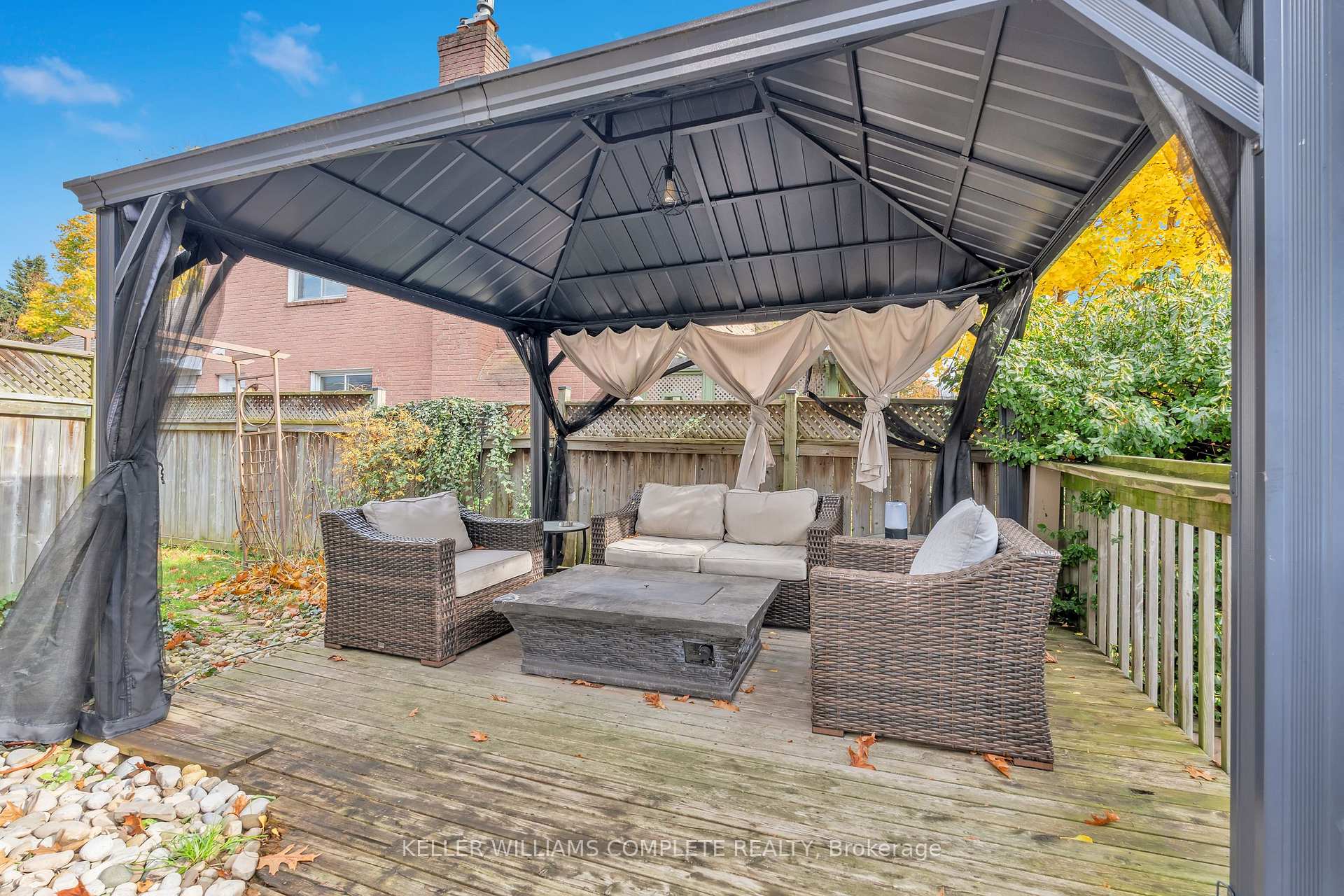 Photo 33 of 196 Amberly Boulevard, Hamilton, Ancaster — HOMEH